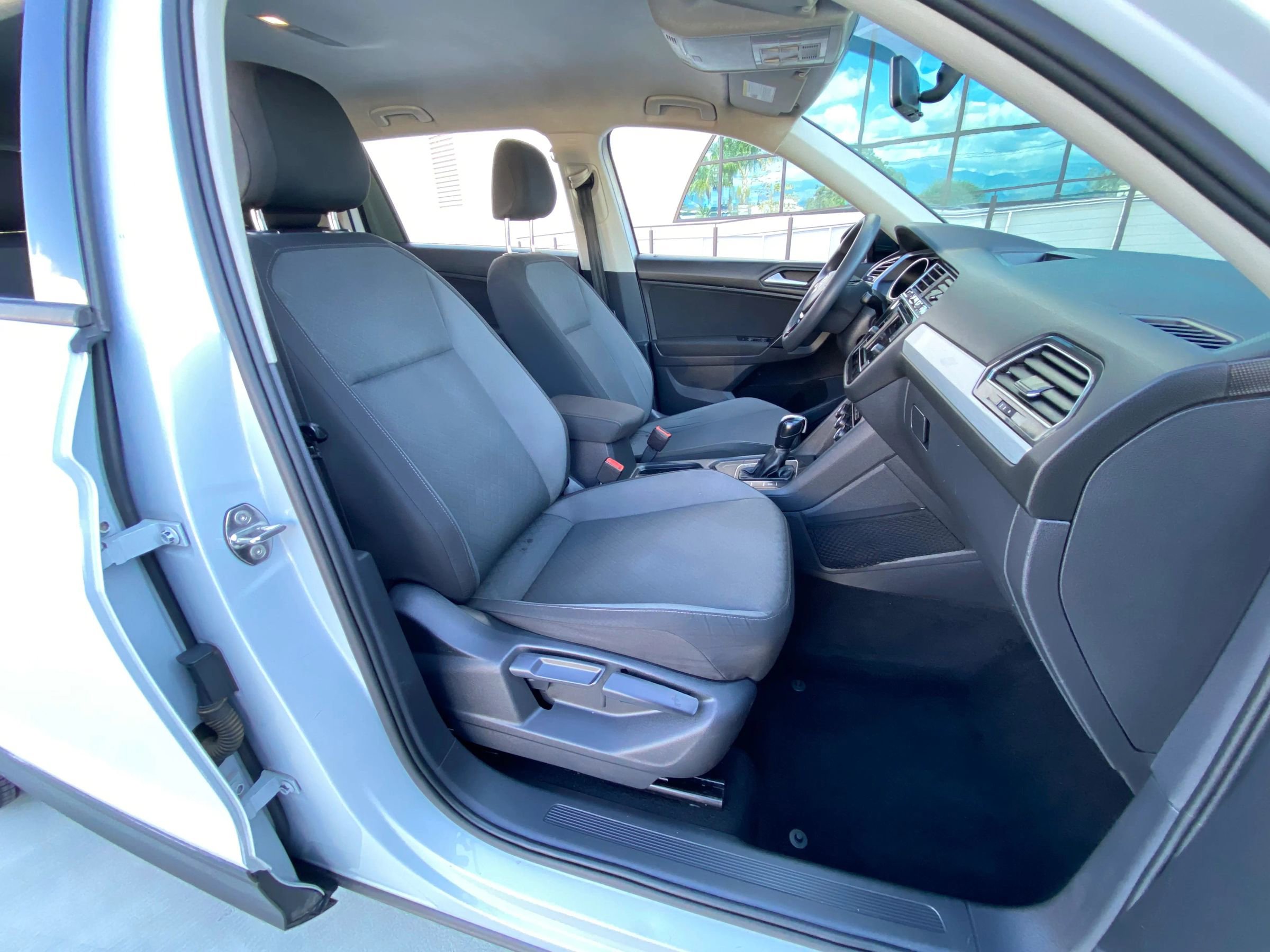 Used 2019 Volkswagen Tiguan S image 30