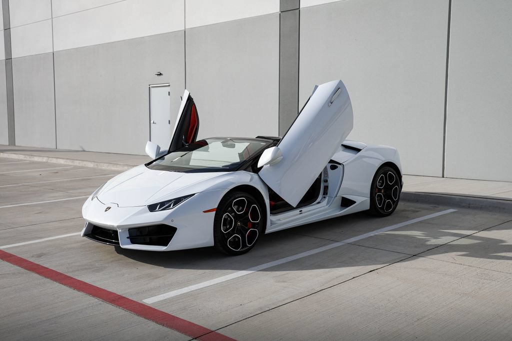 Used 2019 Lamborghini Huracan LP 580-2 RWD image 4