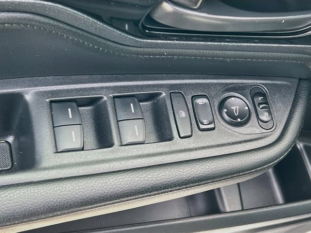Certified 2025 Honda Odyssey Touring image 12