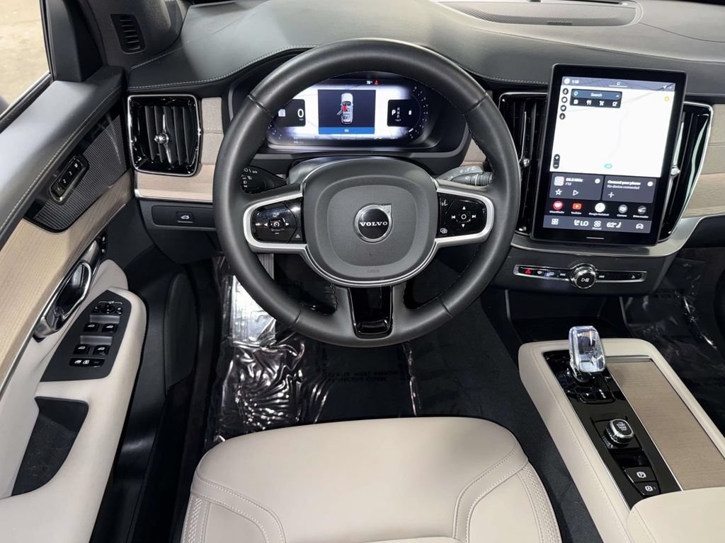 Used 2025 Volvo XC90 B6 Plus AWD/4WD image 4