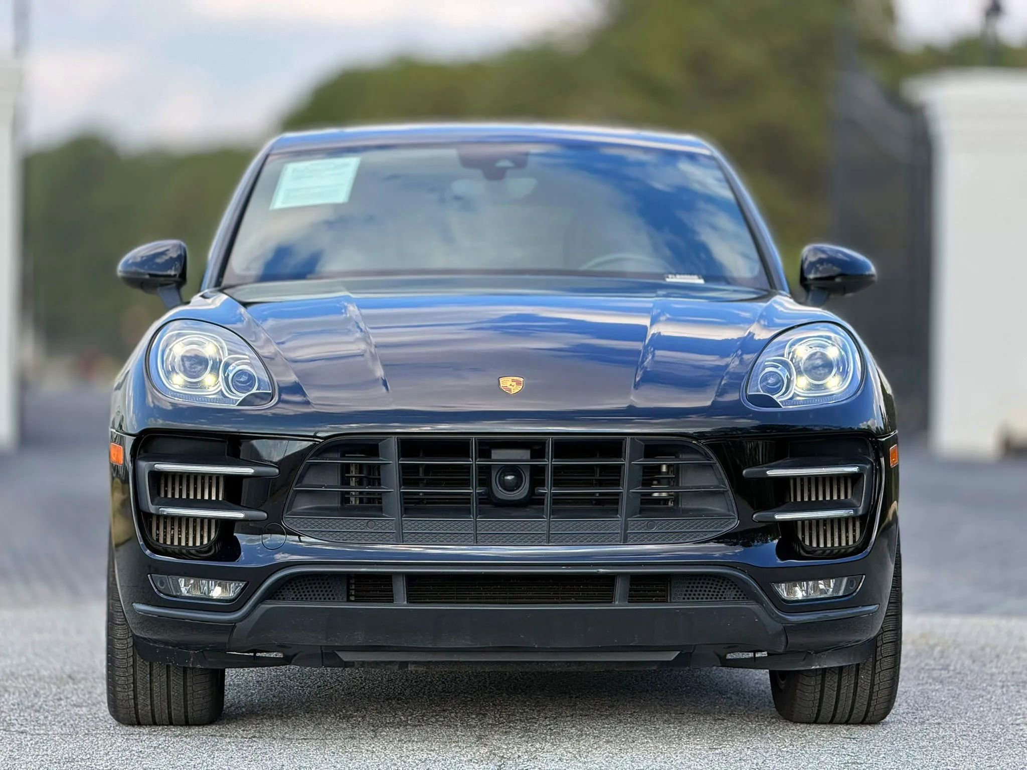 Used 2015 Porsche Macan Turbo image 2