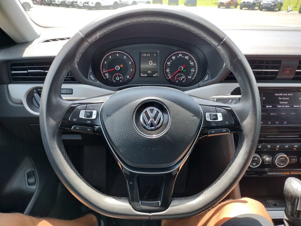 Used 2021 Volkswagen Passat 2.0T SE FWD image 7