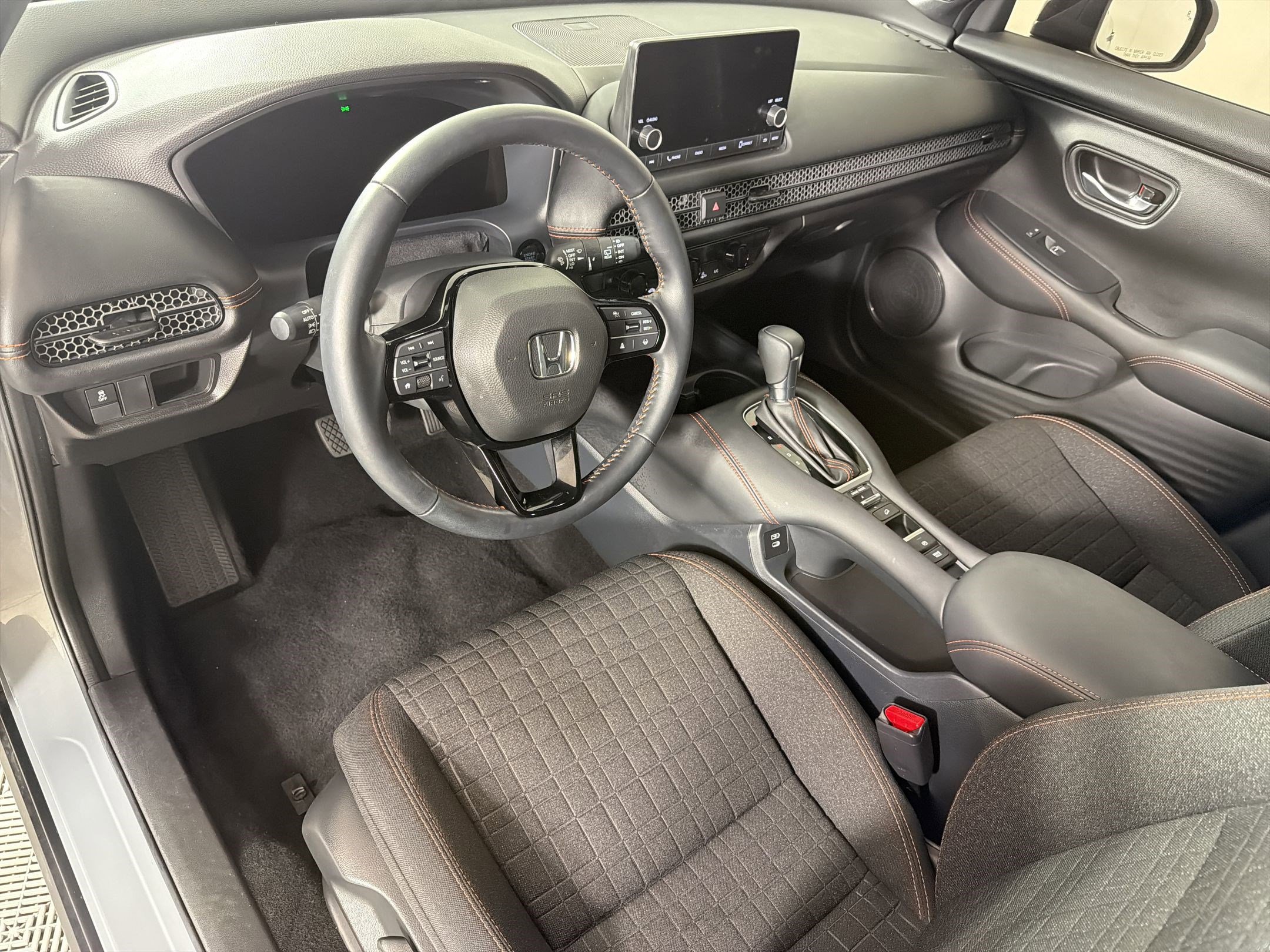 Certified 2025 Honda HR-V Sport image 4