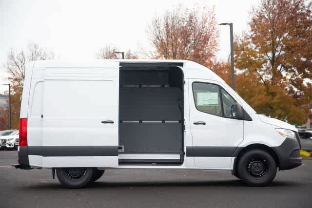 Used 2025 Mercedes-Benz Sprinter 2500 image 7