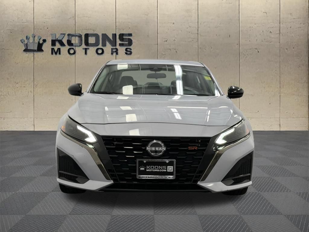 Used 2024 Nissan Altima 2.5 SR w/ SR Premium Package FWD video 2
