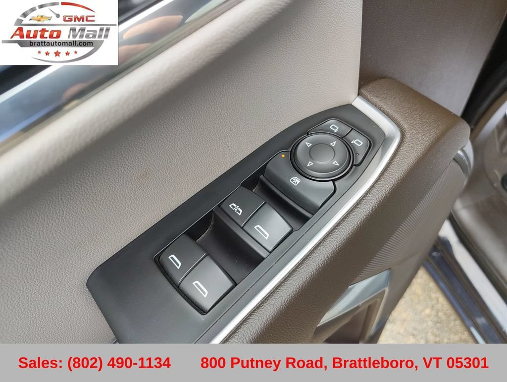Used 2022 Chevrolet Silverado 1500 LT w/ Z71 Off-Road Package AWD/4WD image 13