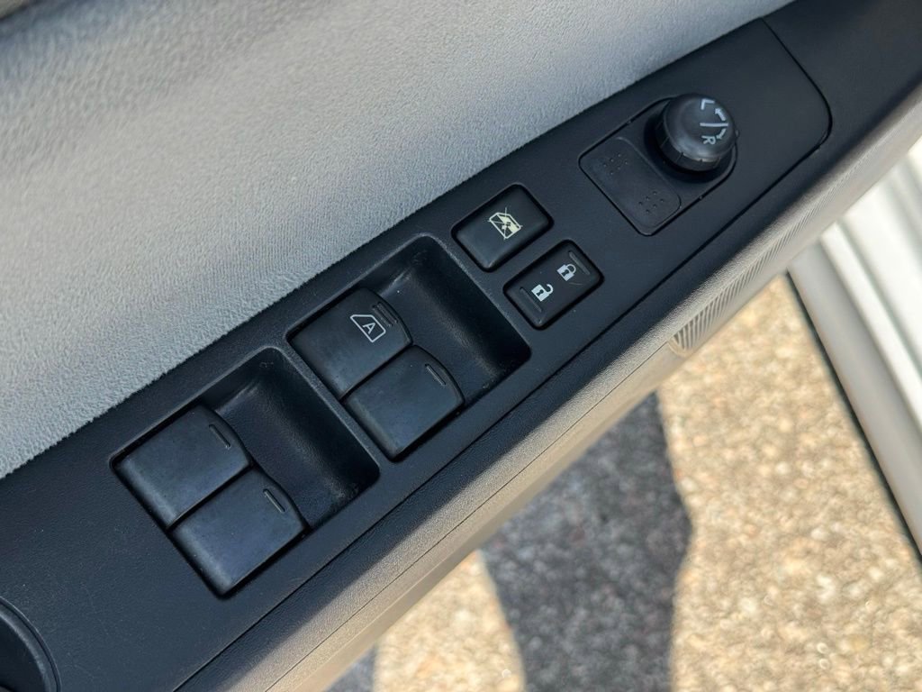 Used 2012 Nissan Sentra 2.0 SR w/ Special Edition Pkg image 24