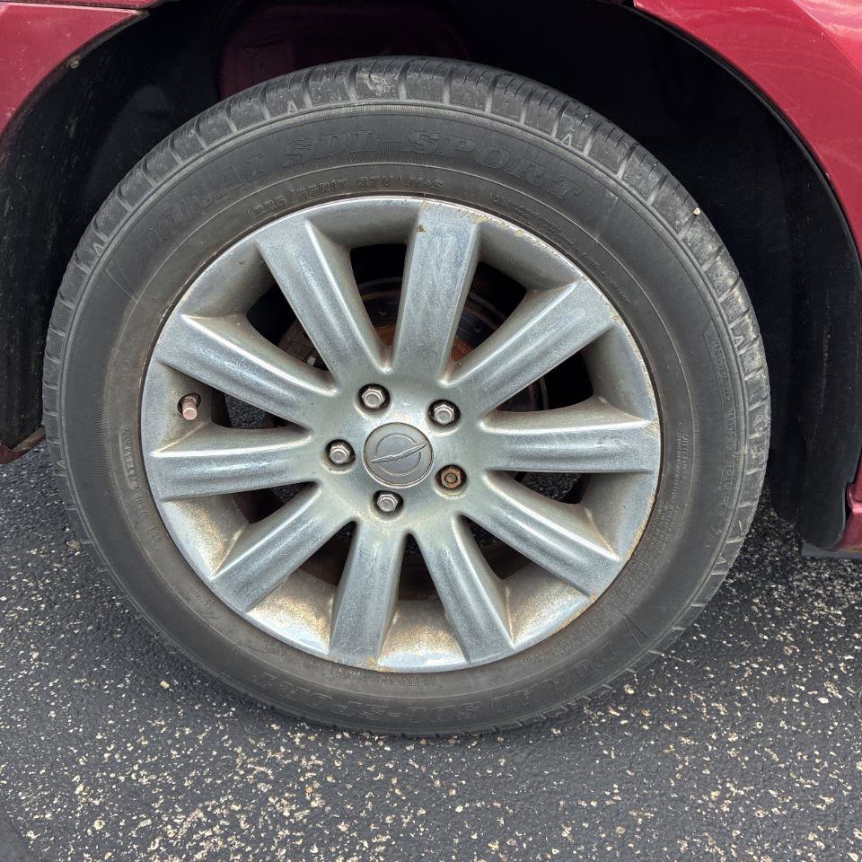 Used 2013 Chrysler 200 Touring FWD image 14
