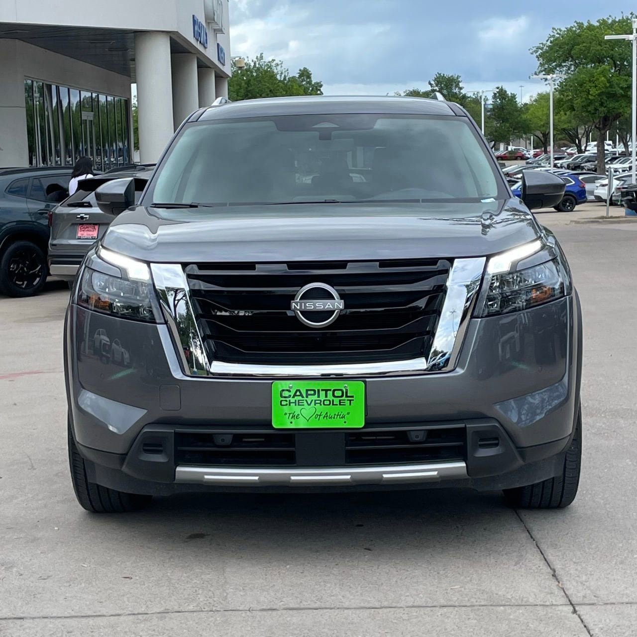Used 2025 Nissan Pathfinder SL image 7