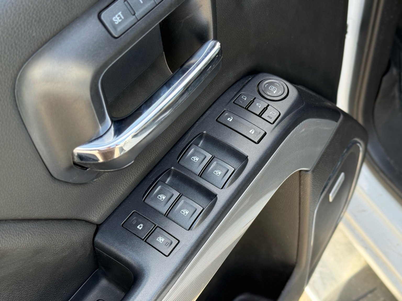 Used 2019 Chevrolet Silverado 2500 LTZ w/ Duramax Plus Package image 16