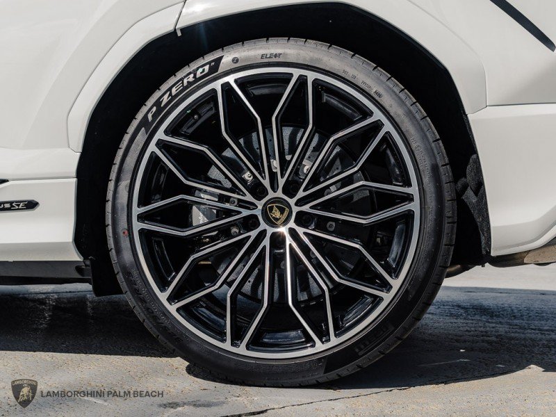 Used 2026 Lamborghini Urus SE AWD/4WD image 30