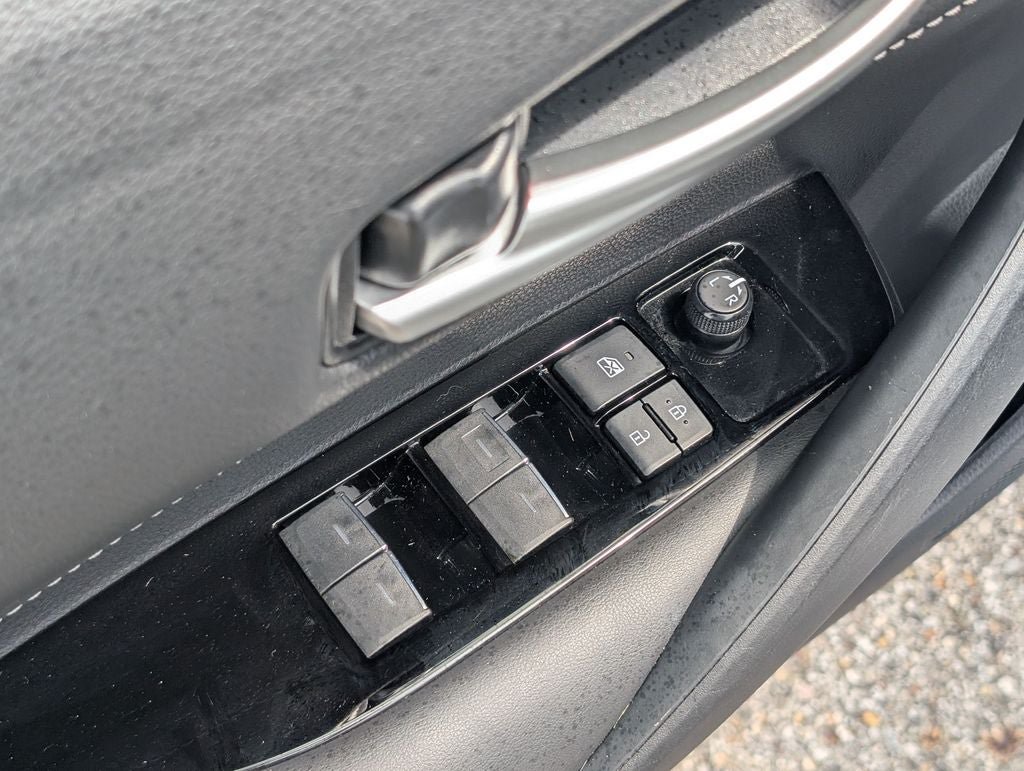 Used 2024 Toyota Corolla SE w/ SE Package FWD image 11