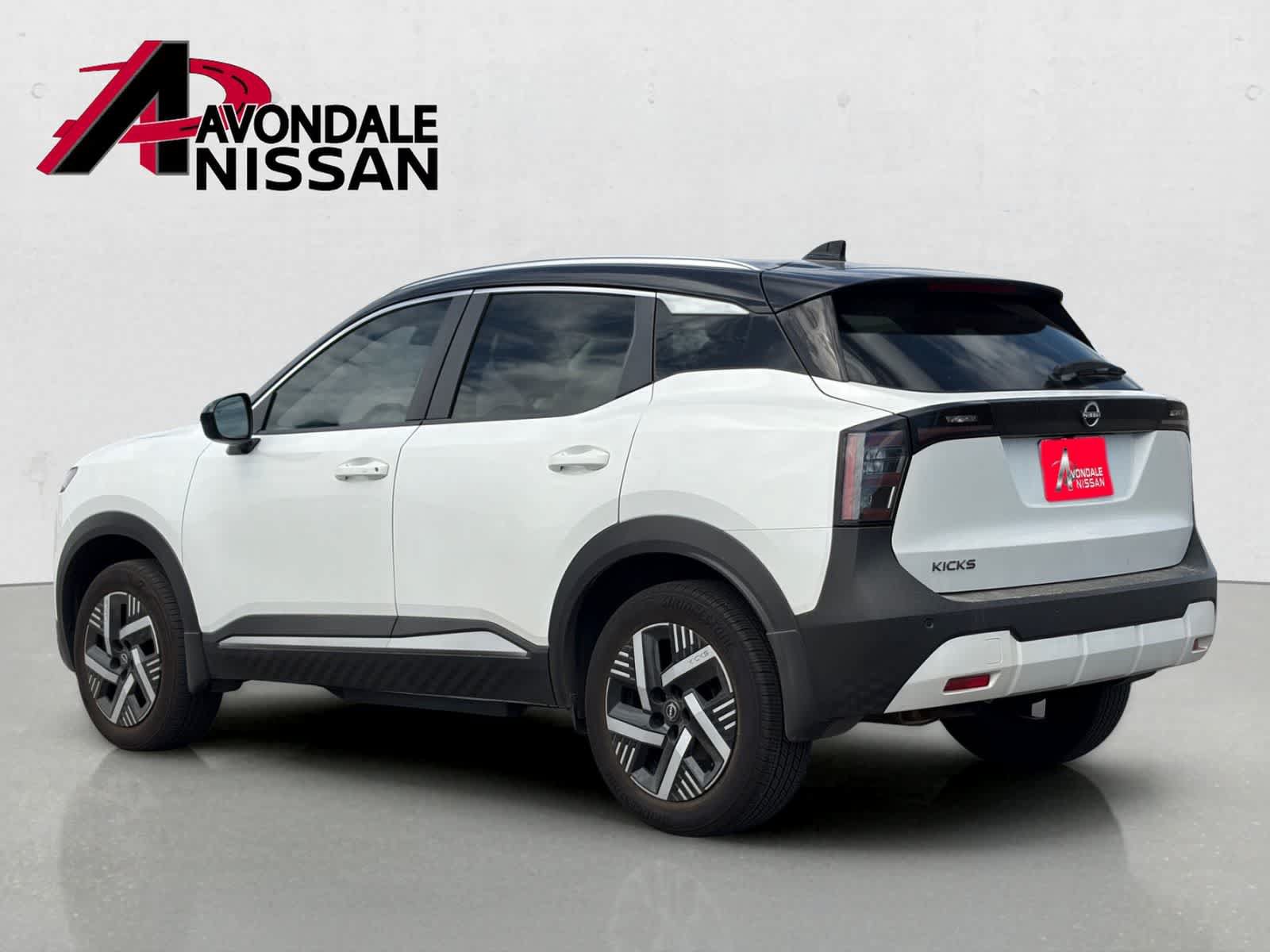 Used 2026 Nissan Kicks SV FWD image 2