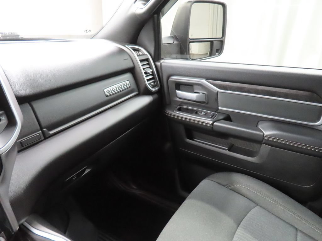 Used 2024 RAM 2500 Big Horn w/ Night Edition AWD/4WD image 19