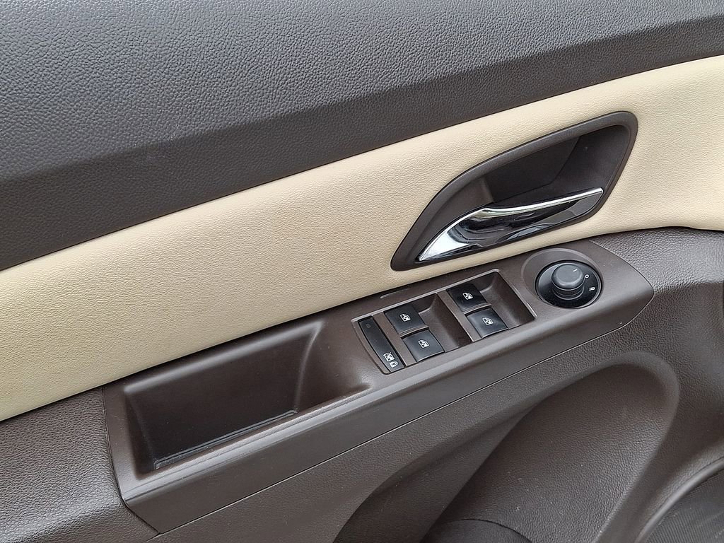 Used 2014 Chevrolet Cruze LTZ w/ RS Package FWD image 12