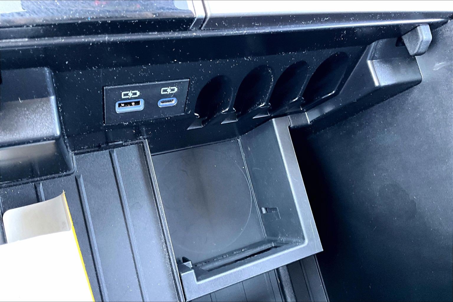 Used 2024 Toyota Sequoia SR5 w/ SR5 Premium Package AWD/4WD image 33