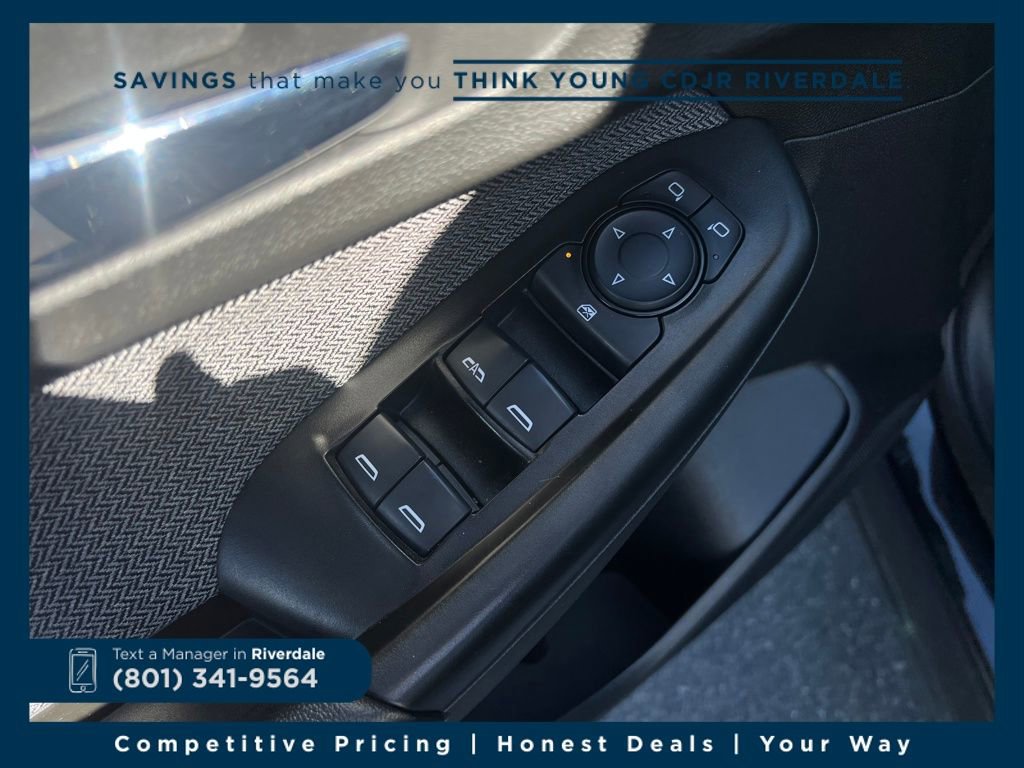 Used 2022 Chevrolet TrailBlazer LT w/ Convenience Package image 11