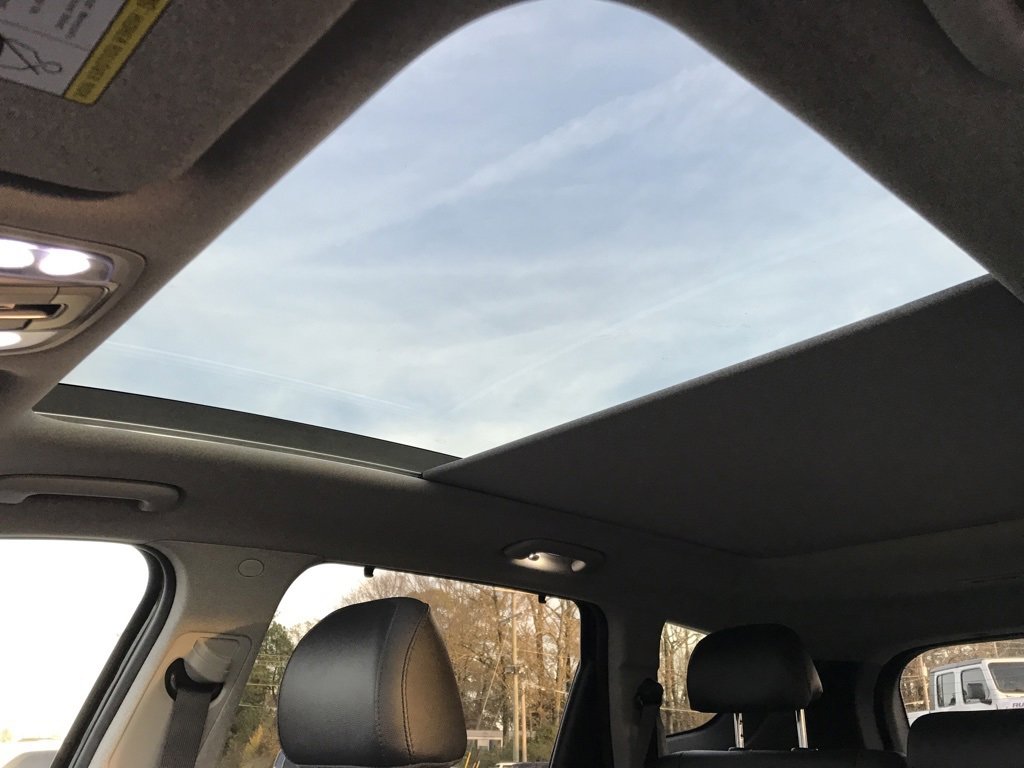 Used 2020 Hyundai Santa Fe Limited w/ Cargo Package image 15