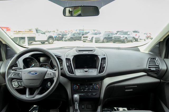 Used 2017 Ford Escape SE w/ Equipment Group 201A FWD image 13