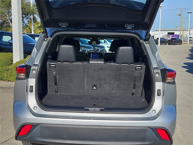 Used 2024 Toyota Highlander XLE image 7