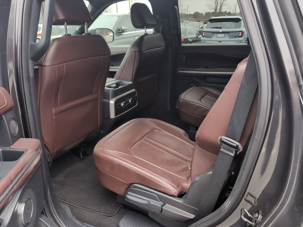 Used 2024 Ford Expedition Limited image 14