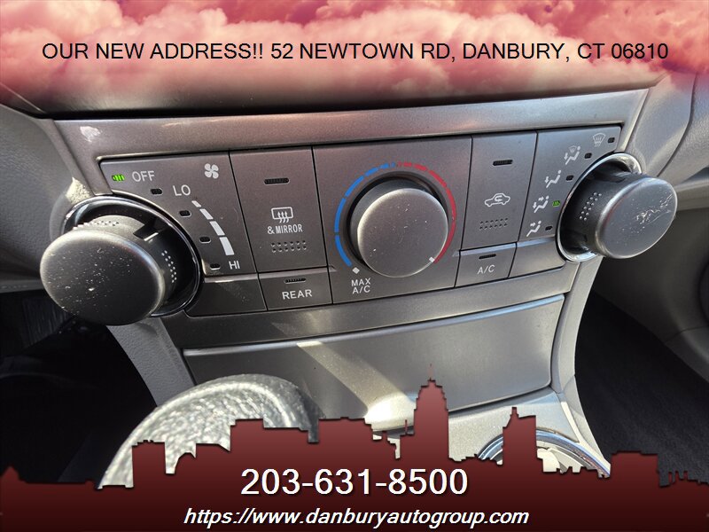 Used 2013 Toyota Highlander 4WD w/ Cold Weather Pkg image 14