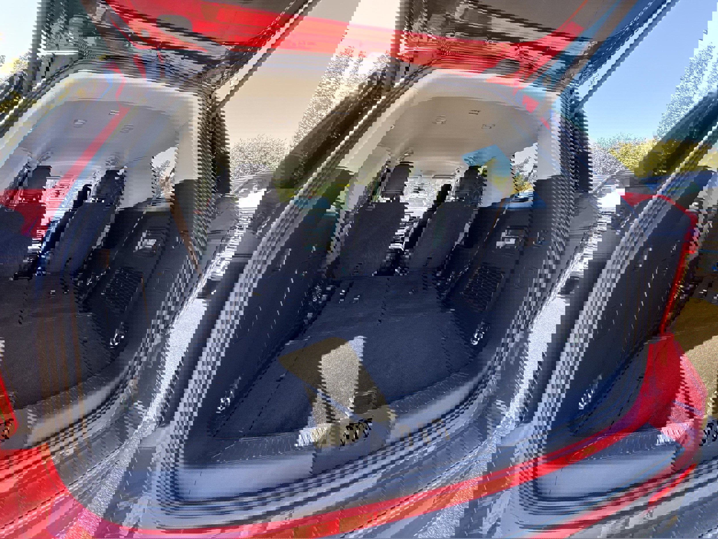 Used 2024 Ford Explorer XLT w/ Equipment Group 202A image 27