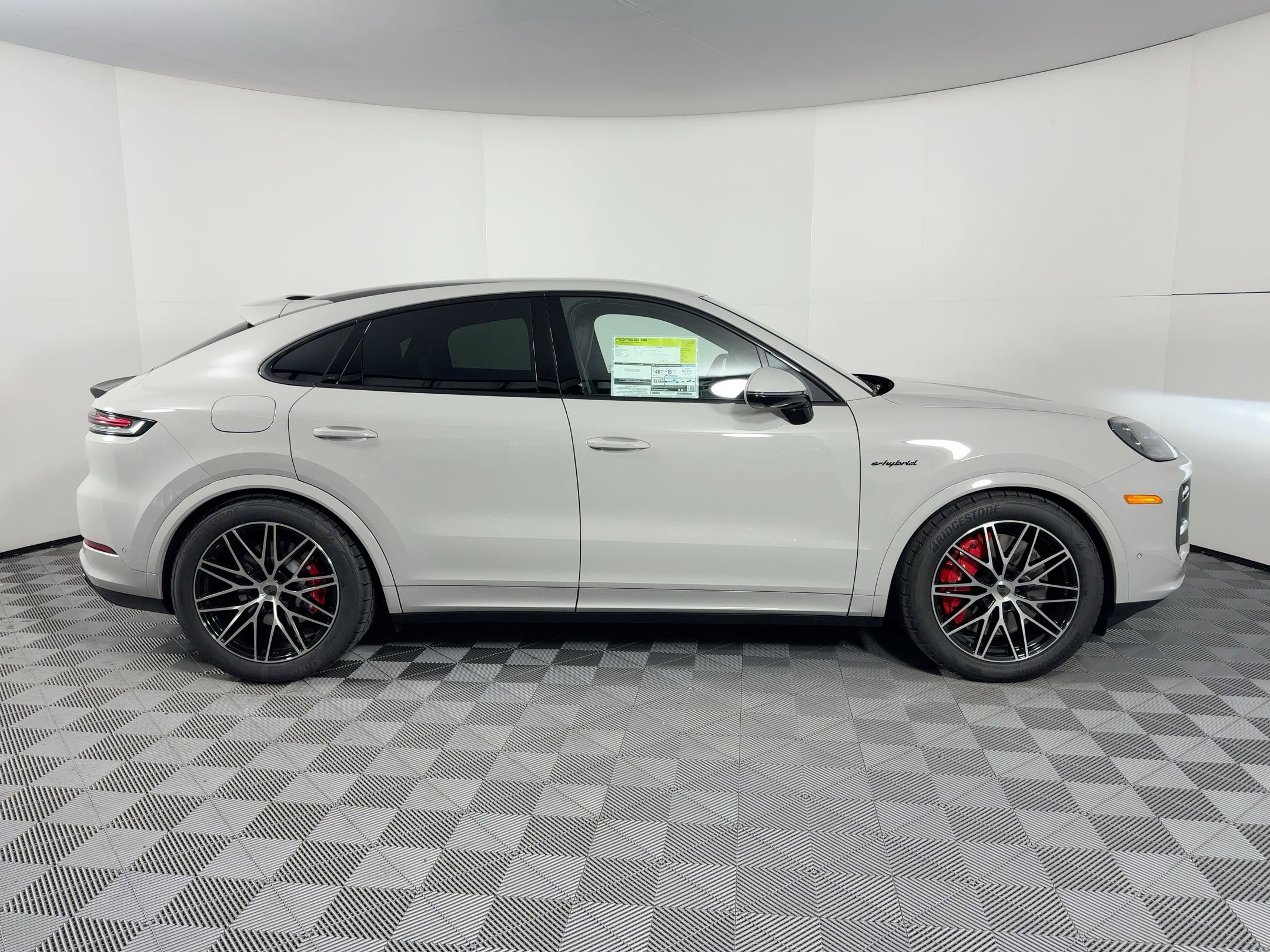New 2026 Porsche Cayenne Turbo image 8