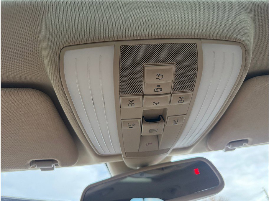 Used 2010 Mercedes-Benz E 350 4MATIC Sedan image 24