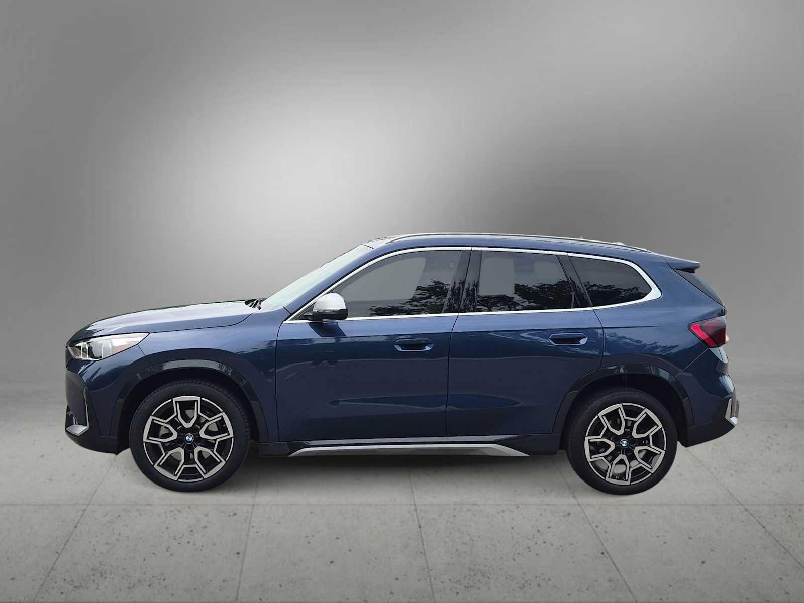 Used 2024 BMW X1 xDrive28i w/ Technology Package AWD/4WD image 5