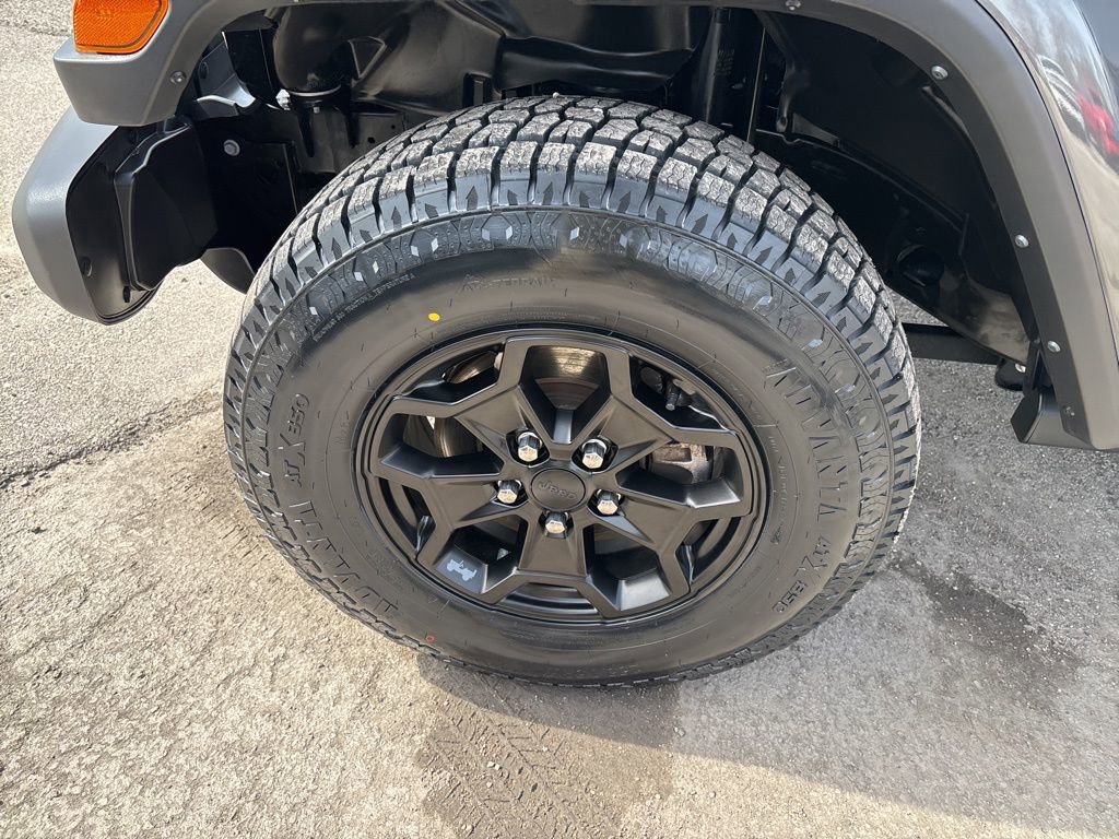 Used 2022 Jeep Gladiator Willys image 26