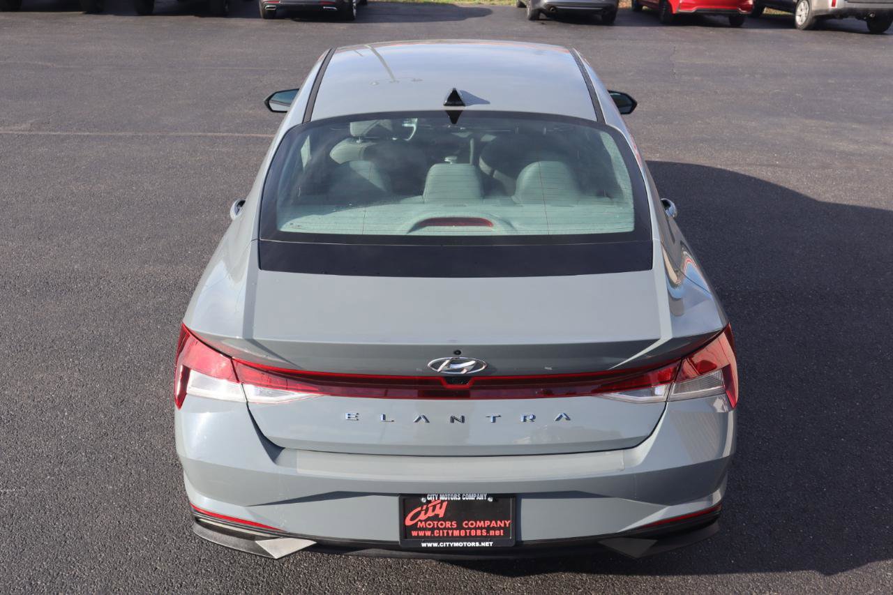 Used 2023 Hyundai Elantra SEL FWD image 7
