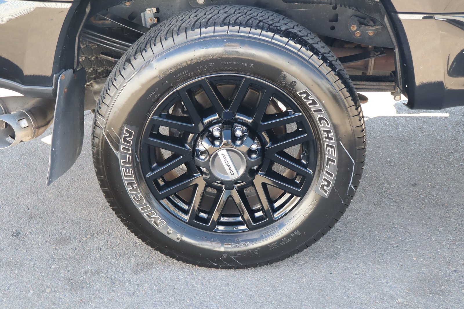 Used 2022 Ford F350 Lariat w/ Black Appearance Package AWD/4WD image 11