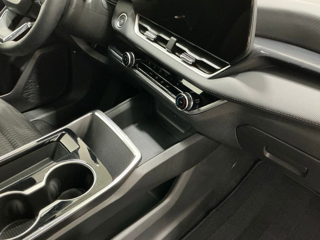 Used 2025 Chevrolet Equinox LT image 27