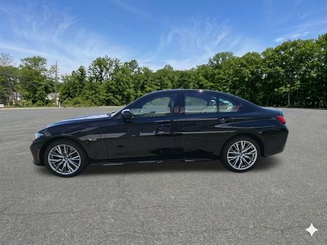 Used 2023 BMW 330e xDrive w/ Driving Assistance Package AWD/4WD image 5