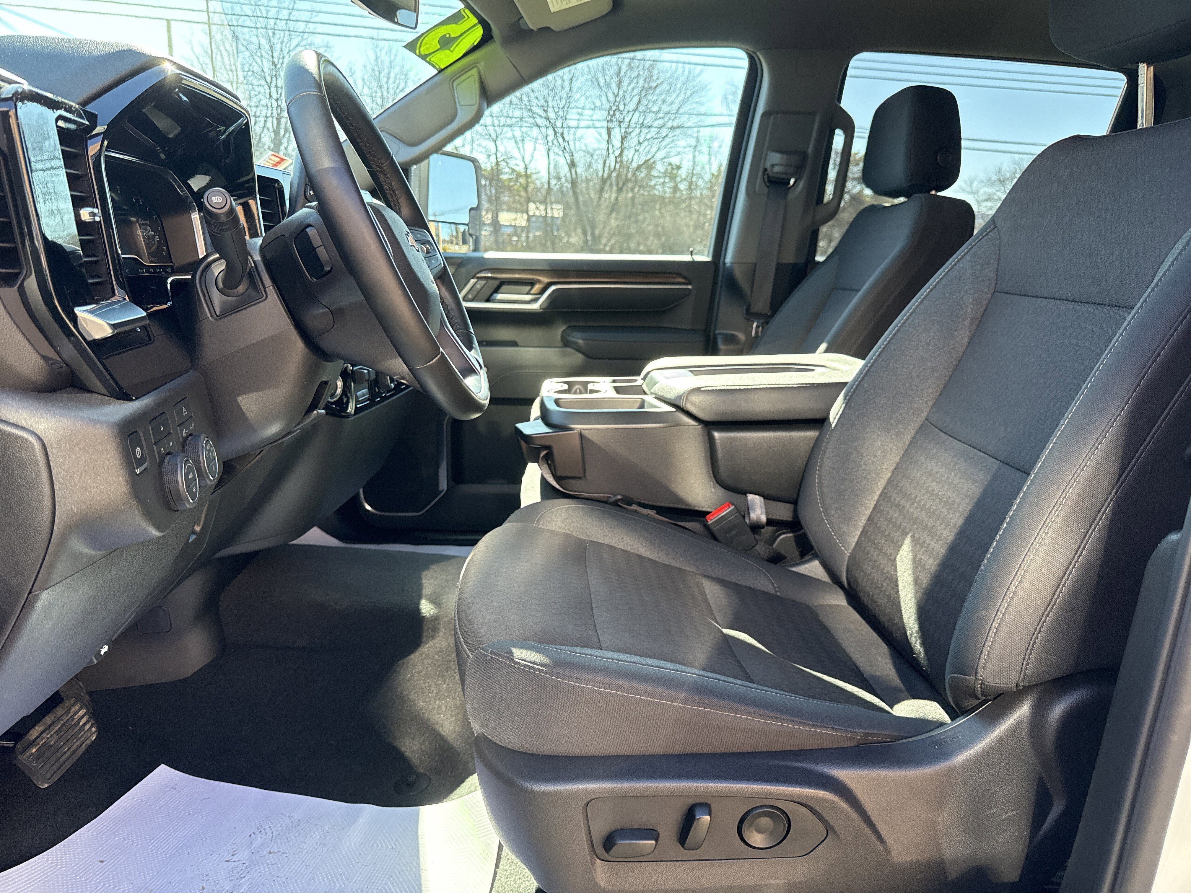 Used 2025 Chevrolet Silverado 2500 LT w/ Convenience Package AWD/4WD image 12