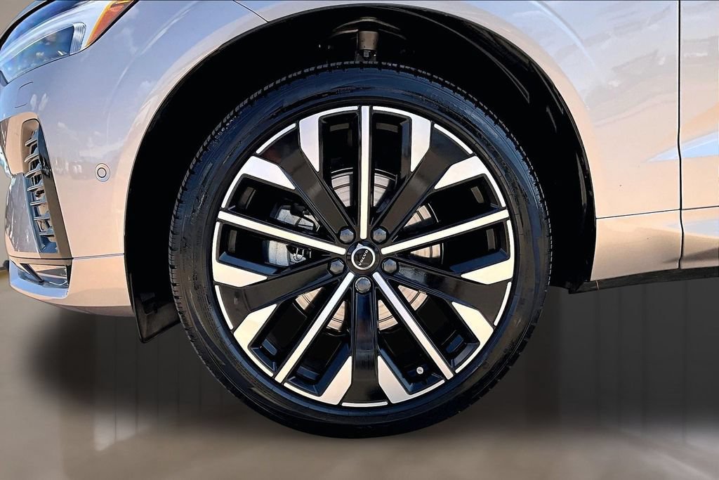 Used 2026 Volvo XC60 B5 Ultra w/ Protection Package Premier AWD/4WD image 8