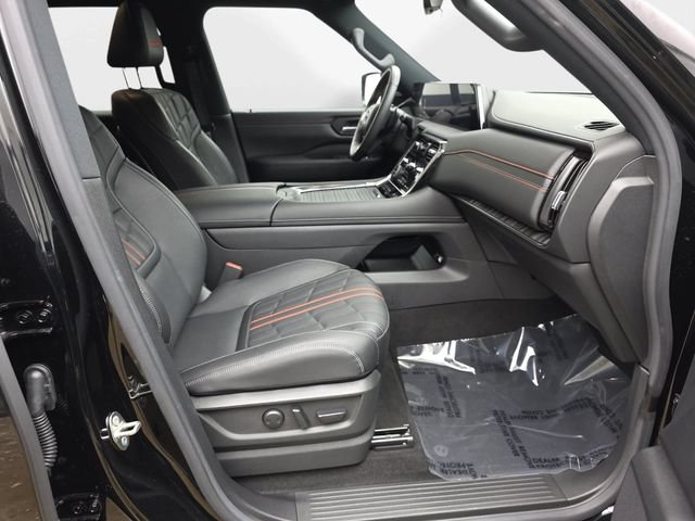Used 2025 Nissan Armada PRO-4X AWD/4WD image 37