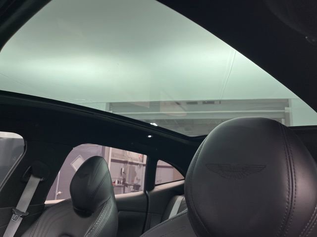 Used 2021 Aston Martin DBX image 11