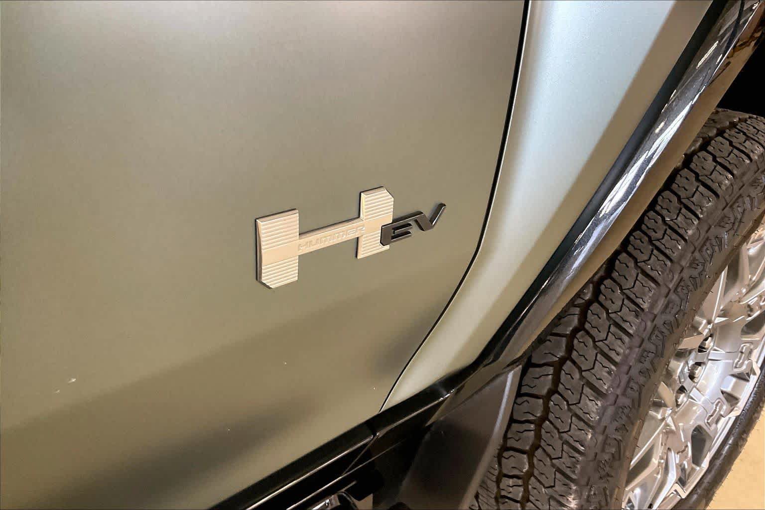 Used 2024 GMC Hummer EV 3X AWD/4WD image 9