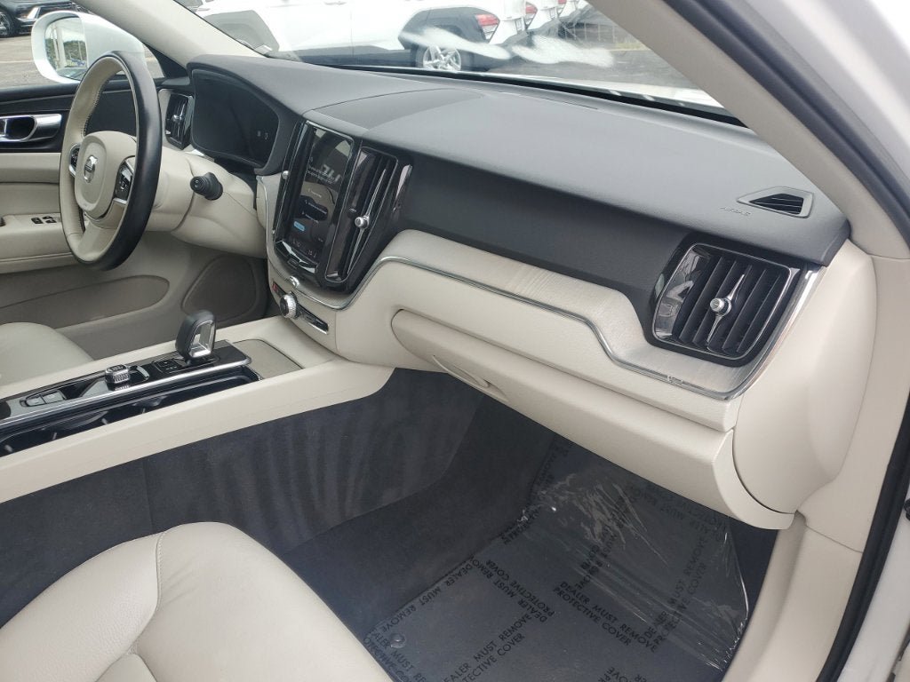 Used 2023 Volvo XC60 B5 Plus FWD image 39