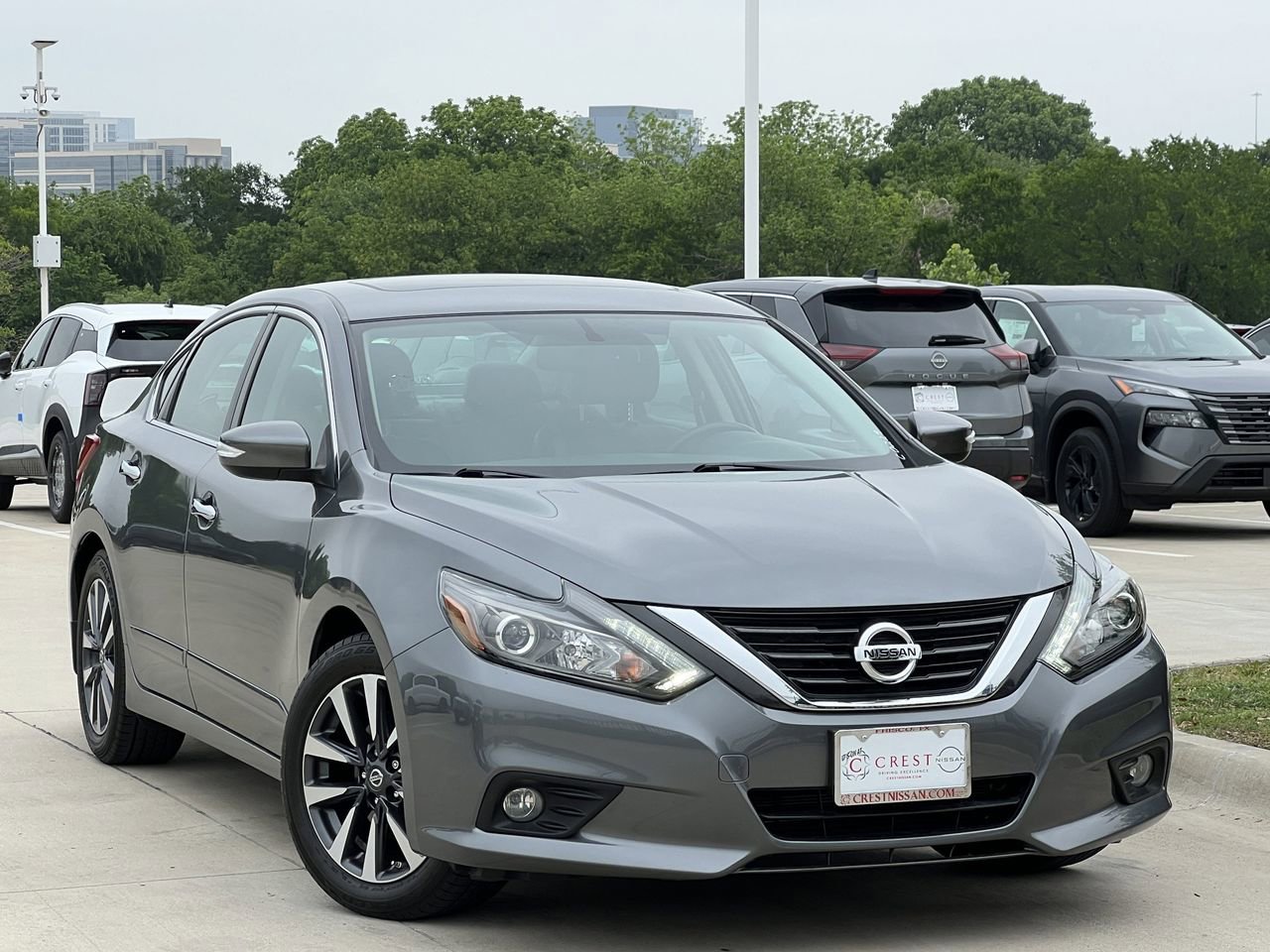Used 2016 Nissan Altima 2.5 SL w/ 2.5 Technology w/LED Package FWD image 2
