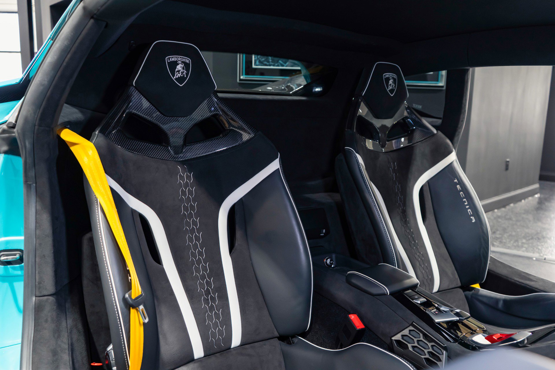 Used 2023 Lamborghini Huracan Tecnica video 2