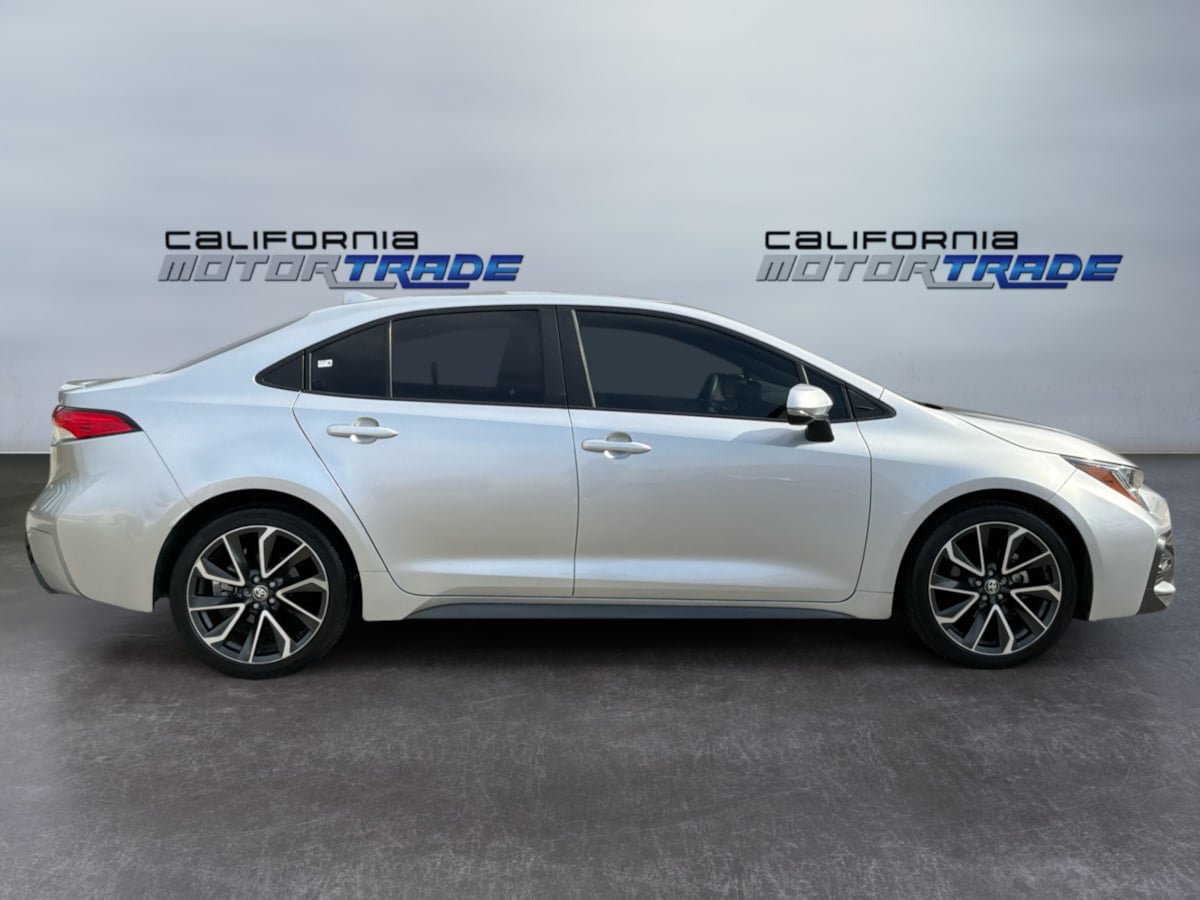 Used 2022 Toyota Corolla SE w/ SE Premium Package FWD image 4