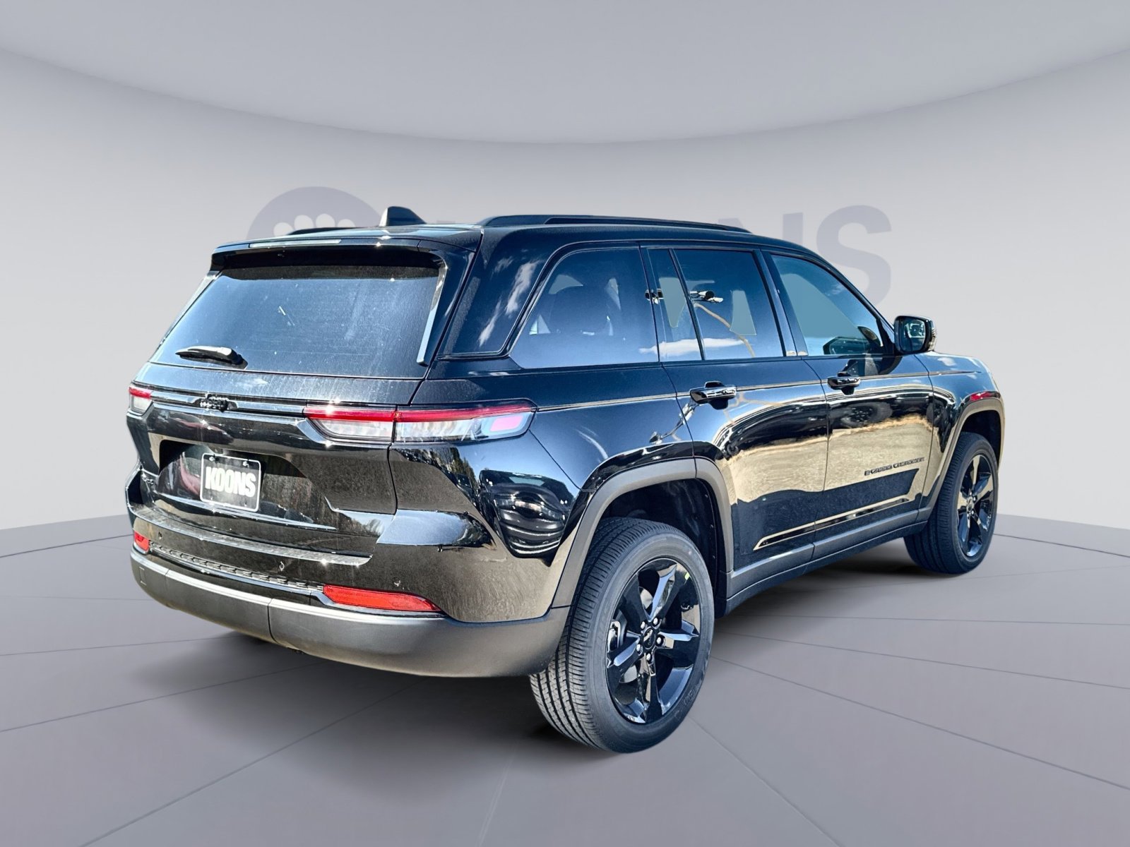 New 2025 Jeep Grand Cherokee Laredo image 7