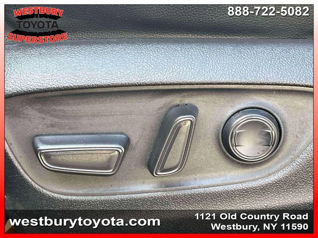 Used 2023 Toyota Highlander XLE AWD/4WD image 22
