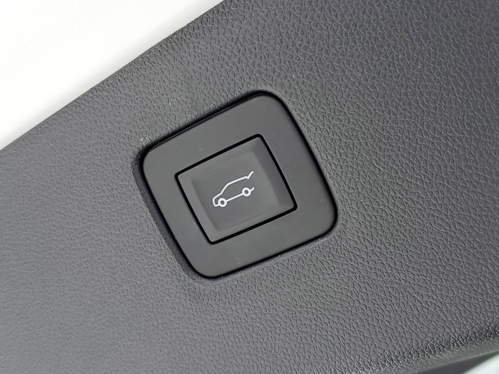 Certified 2025 Buick Envista Avenir image 36
