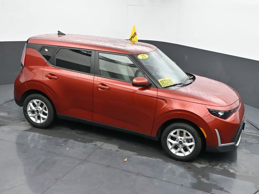 Used 2025 Kia Soul LX w/ LX Technology Package image 37