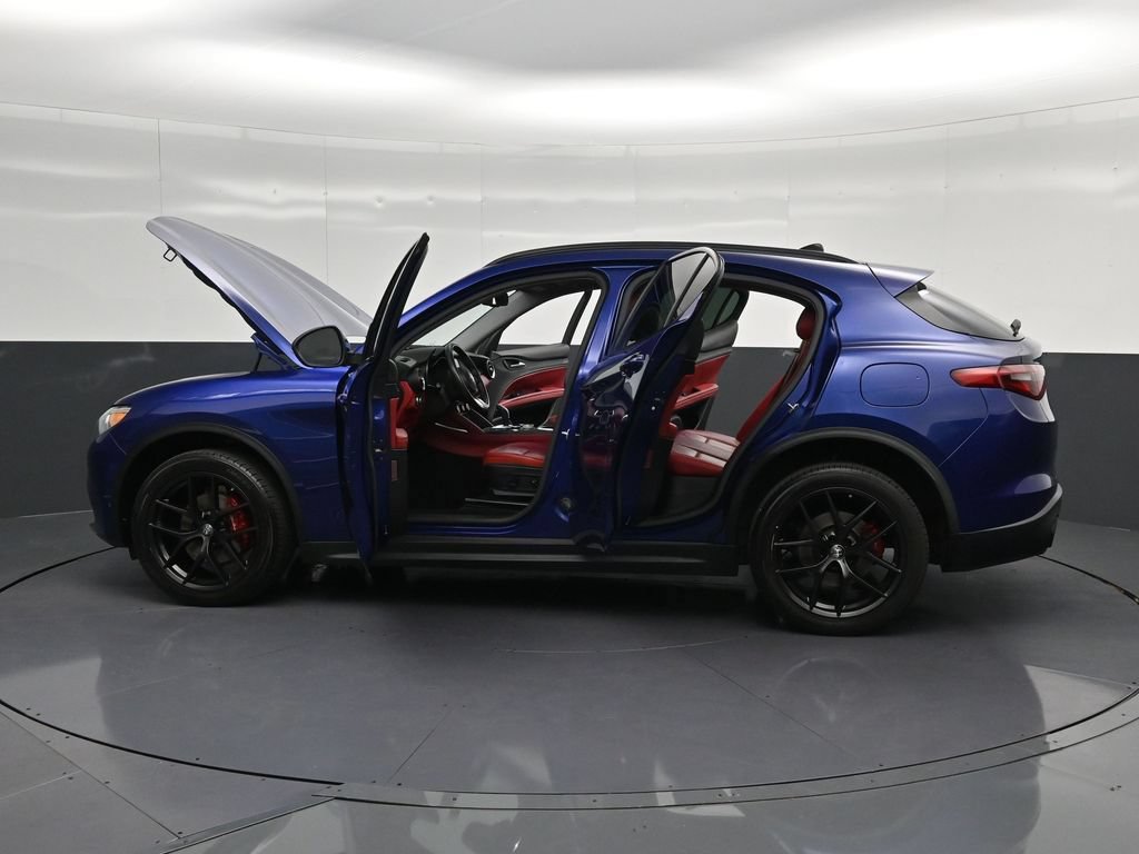 Used 2020 Alfa Romeo Stelvio w/ Nero Edizione RWD image 26