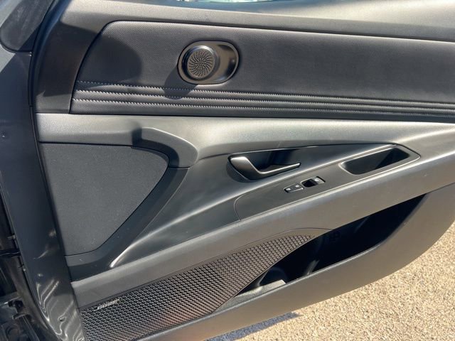 Used 2025 Hyundai Elantra Limited FWD image 36